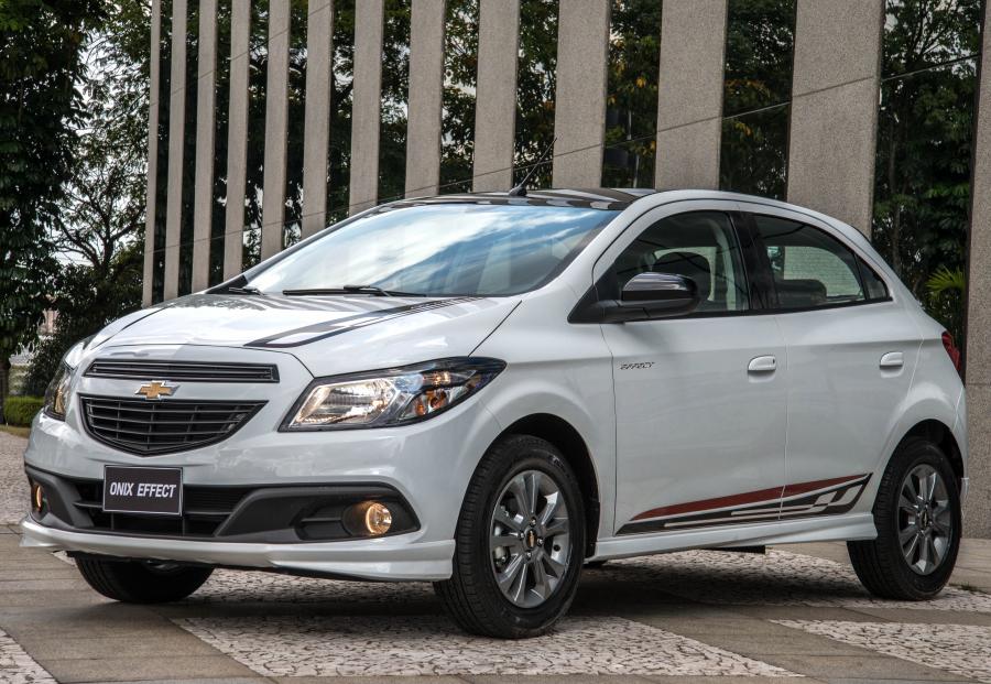  Chevrolet Onix Effect 2014 года  (фото 3 из 16)